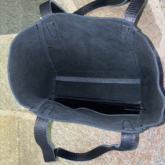 Pebbled Black Small Juliette Tote Bag - Picture 9 of 12